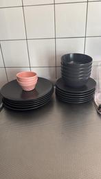 Serviesset zwart - 6 diner, 6 ontbijt, 5 schaaltjes, Huis en Inrichting, Keuken | Servies, Ophalen, Keramiek, Zo goed als nieuw