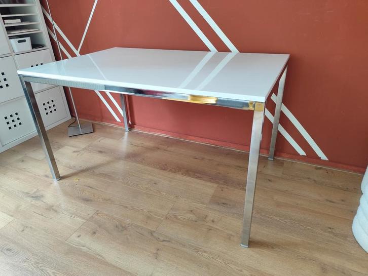 Ikea TORSBY hoogglans wit tafel 135x 85, Huis en Inrichting, Tafels | Eettafels, Zo goed als nieuw, 50 tot 100 cm, 100 tot 150 cm