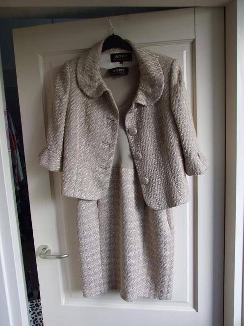 Addy van den Krommenacker jurk en jasje 40/42, Kleding | Dames, Gelegenheidskleding, Zo goed als nieuw, Overige typen, Beige, Ophalen of Verzenden