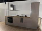 Showroom keuken met SIEMENS apparatuur, Nieuw, Greeploos, Enkelwandige keuken, Hout