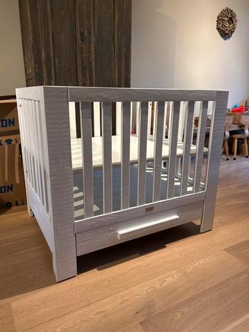 Coming Kids Box met lade - Wit beschikbaar voor biedingen