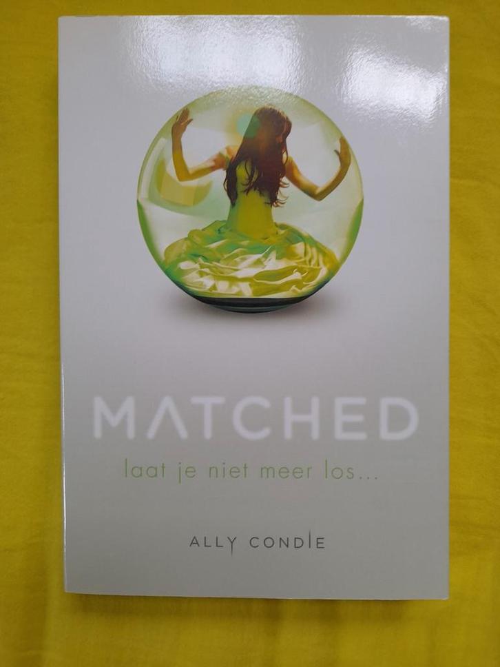 Ally Condie - Matched (Nederlands), Boeken, Kinderboeken | Jeugd | 13 jaar en ouder, Zo goed als nieuw, Ophalen of Verzenden
