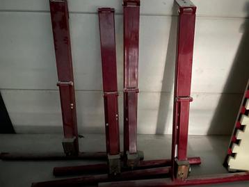 Turnbalk met poten te koop beschikbaar voor biedingen