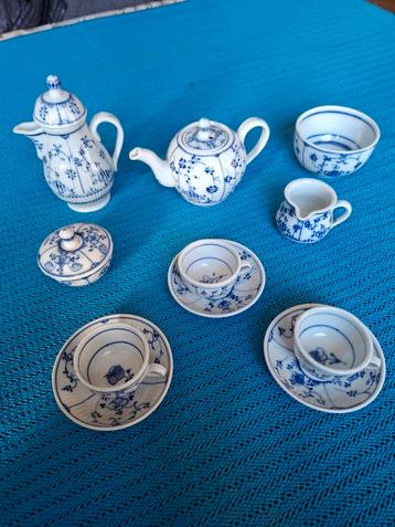 Zeer oud kinderservies meissen gemerkt beschikbaar voor biedingen