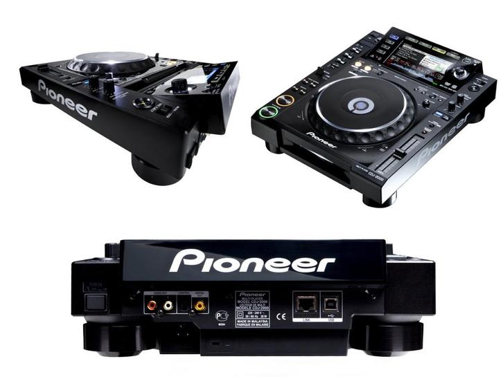 Set van 2 stuks Pioneer CDJ 2000 CDJ2000 USB Media Players, Audio, Tv en Foto, Professionele Audio-, Tv- en Video-apparatuur, Zo goed als nieuw