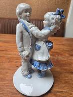 Blauw-Wit Porselein, Beeldje uit de jaren 60, Verzamelen, Beelden en Beeldjes, Ophalen of Verzenden, Gebruikt, Mens