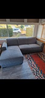 Net, grijze bank met liggedeelte., Ophalen