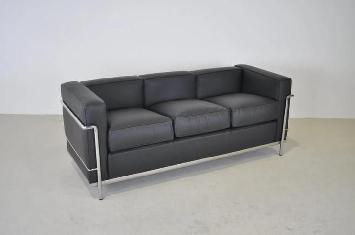 2x Cassina LC2 Driezits bank Leer Le Corbusier - Leer, Huis en Inrichting, Banken | Bankstellen, Nieuw, Rechte bank, Driepersoons