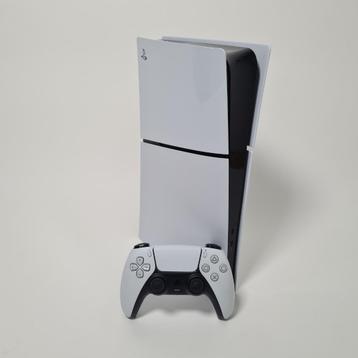 Playstation 5 Slim Digital 1TB met Controller beschikbaar voor biedingen