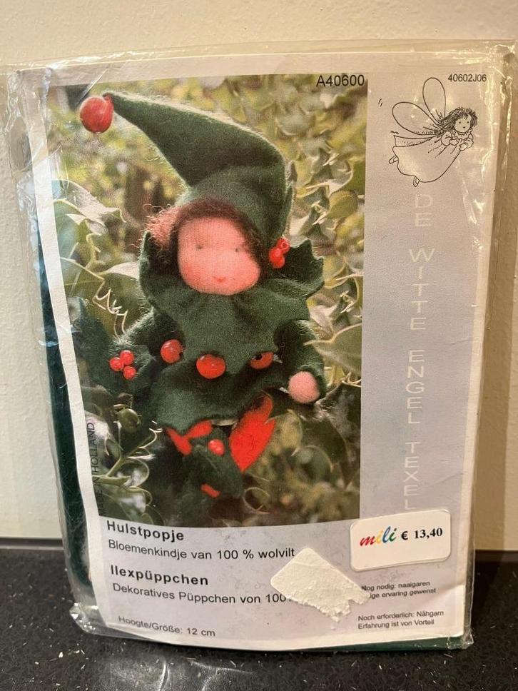 Zelfmaakpakket hulstpopje atelier de Witte Engel, Hobby en Vrije tijd, Vilt, Nieuw, Boek of Patroon, Wolvilt, Verzenden