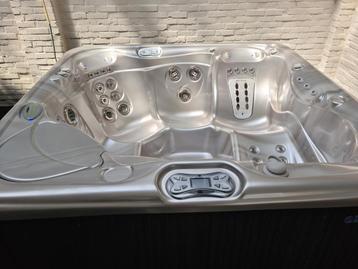 Hotspring Aria beschikbaar voor biedingen