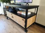 industriele tv meubel op wielen modern televisie kast, Huis en Inrichting, Kasten | Televisiemeubels, Ophalen, Zo goed als nieuw