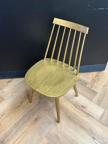 Houten stoel - Goudkleurig beschikbaar voor biedingen