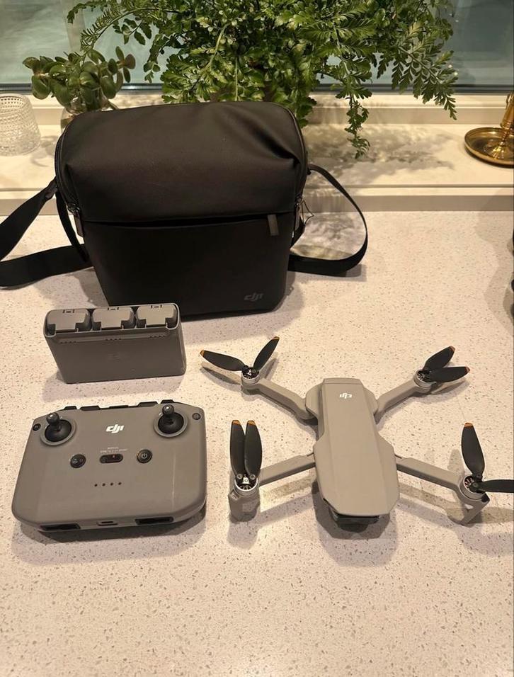 DJI Mini 2 + Fly More Combo, Audio, Tv en Foto, Drones, Zo goed als nieuw, Cameradrone, Standaard kwaliteit, DJI, Minder dan 250 gram
