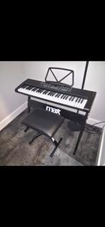 Keyboard (met kruk), Muziek en Instrumenten, Keyboards, Ophalen, Nieuw, 61 toetsen, Overige merken