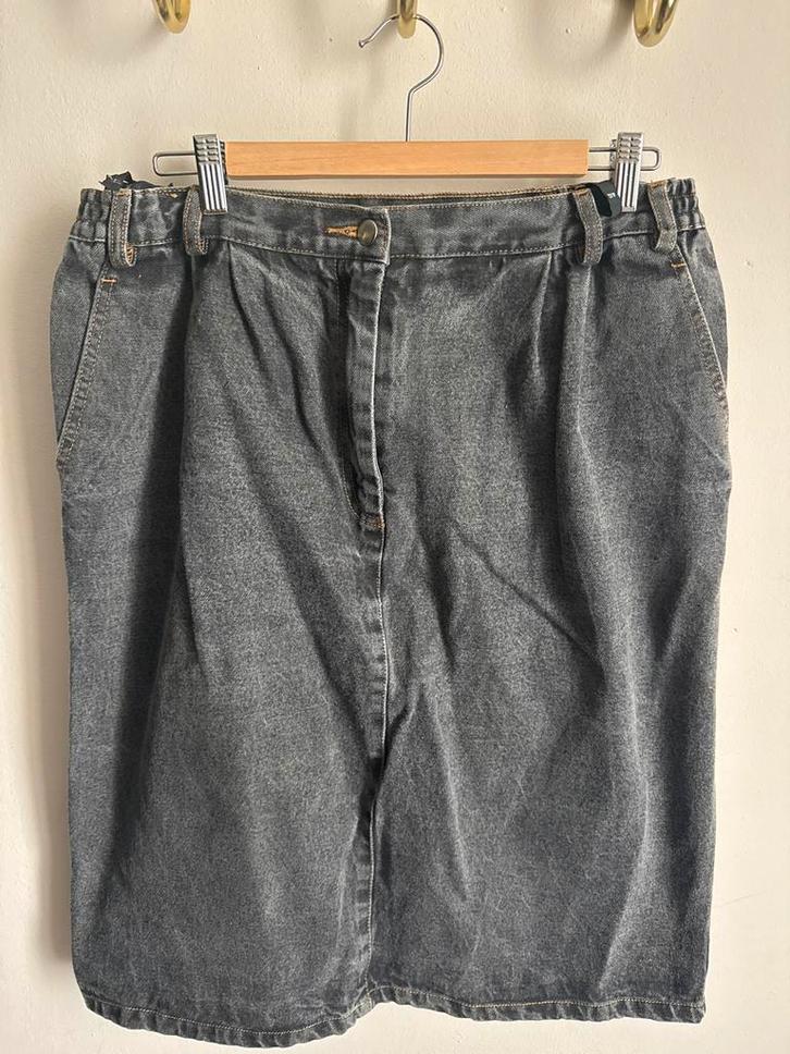 Zwarte spijkerrok maat 46, Kleding | Dames, Rokken, Gedragen, Maat 46/48 (XL) of groter, Zwart, Knielengte, Ophalen of Verzenden