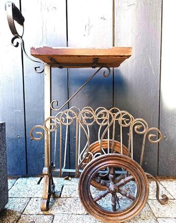 vintage bartafel op wielen-seventies beschikbaar voor biedingen