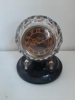 Klok uit de USSR. In goede optische staat, Ophalen of Verzenden, Gebruikt, Wandklok