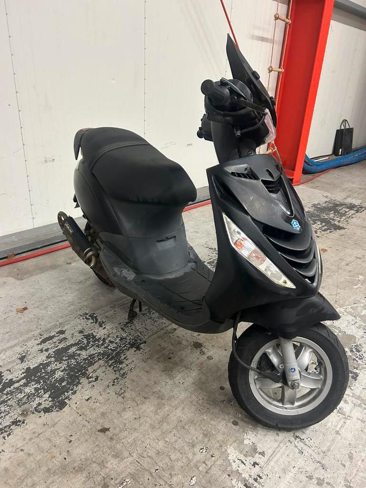 Piaggio zip 70cc, Fietsen en Brommers, Brommers | Tuning en Styling, Zo goed als nieuw, Ophalen of Verzenden