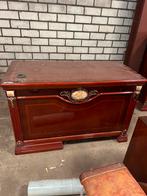 Te koop apart chique bureau afgewerkt met opaal., Ophalen, Zo goed als nieuw, Bureau