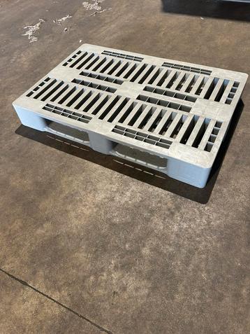 H1 pallets grijs zonder randen en nokken  beschikbaar voor biedingen