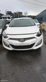 Voorbumper wit Hyundai i30 Wagon II ('12-'18), Auto-onderdelen, Ophalen, Gebruikt, Voor, Hyundai