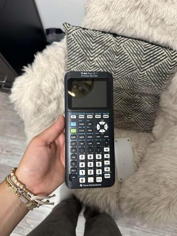TI-84 plus CE-T grafische rekenmachine  beschikbaar voor biedingen