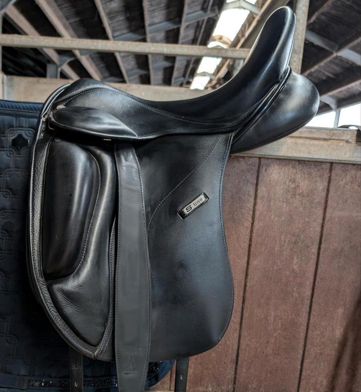 Anatomica 17,5, Dieren en Toebehoren, Paarden en Pony's | Zadels, Zo goed als nieuw, Dressuur, Ophalen of Verzenden