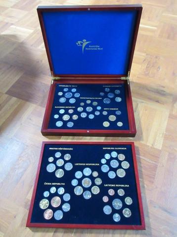 CIRCULATIEMUNTEN VAN 10 NIEUWE EU-LANDEN in 2004, cassette beschikbaar voor biedingen