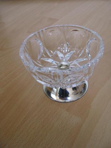 Mooi kristallen suiker ( klontjes ) schaaltje beschikbaar voor biedingen