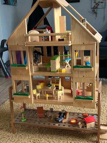 Mooi houten poppenhuis, kompleet, 75x65x43 beschikbaar voor biedingen