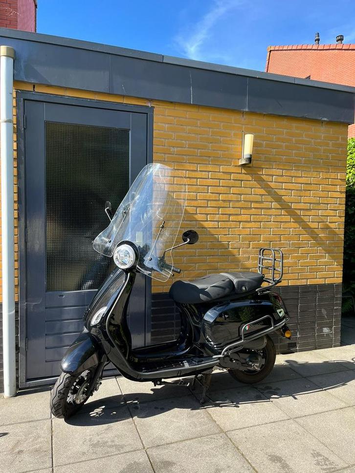 Senzo Rivalux Special Zwart 25 Km/h, Fietsen en Brommers, Scooters | Overige merken, Zo goed als nieuw, Maximaal 25 km/u, Benzine