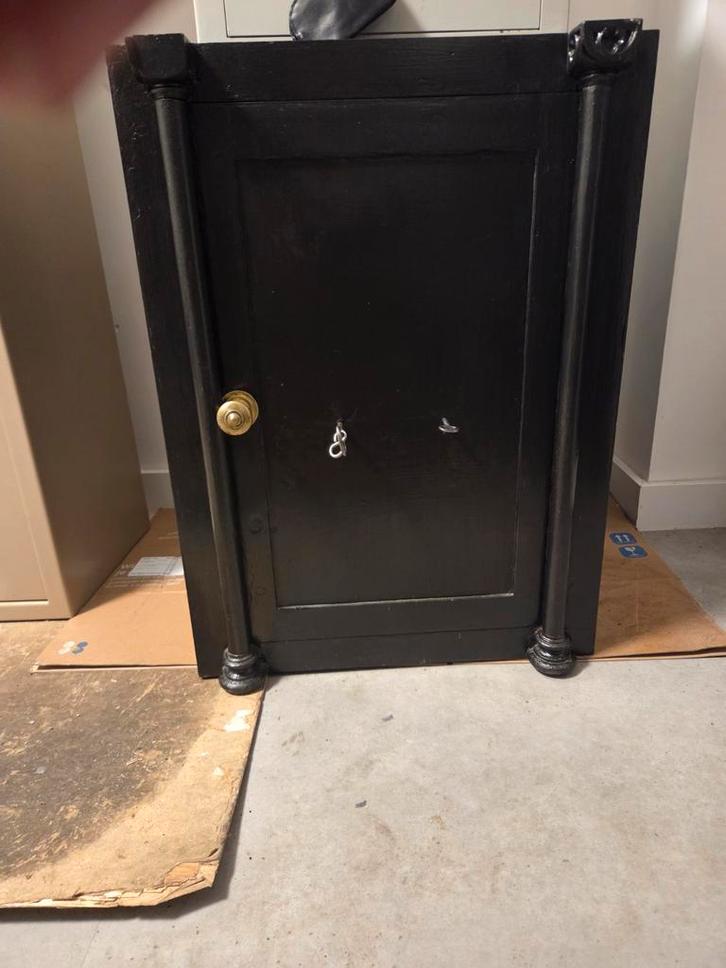 Antieke Wapenkluis / pistool Munitie kluis, Sport en Fitness, Schietsport-accessoires, Gebruikt, Ophalen