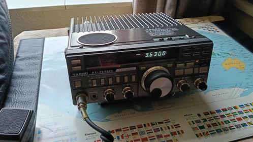 Yaesu FT-757GX II (DEFECT?!) Zie text.., Telecommunicatie, Zenders en Ontvangers, Gebruikt, Zender en Ontvanger, Ophalen of Verzenden