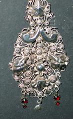 Antiek Hollands zilver mutsenbel hanger filigrain granaat, Sieraden, Tassen en Uiterlijk, Verzenden, Zilver, Hanger, Met edelsteen