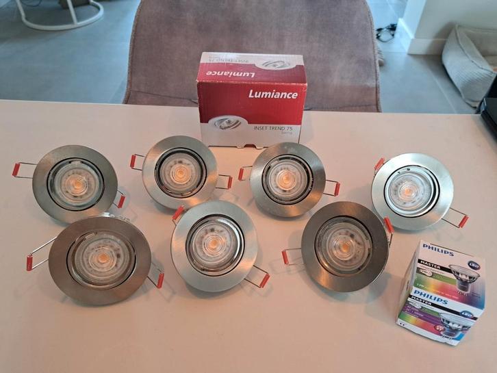8 spotjes met philips led dimlampen., Huis en Inrichting, Lampen | Spots, Gebruikt, Plafondspot of Wandspot, Metaal of Aluminium