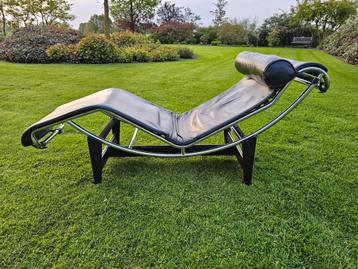 Cassina LC4 design Chaise Longue zwart leder origineel 