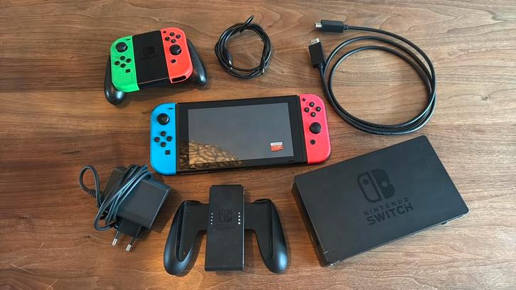 Nintendo switch met veel extra’s, Spelcomputers en Games, Spelcomputers | Nintendo Switch, Zo goed als nieuw, Switch Original