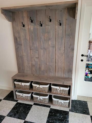 Houten Wandkapstok met Opbergruimte