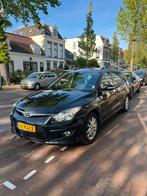 Hyundai i30 1.4 I Cvvt Crosswagon 2011 Zwart, Auto's, Hyundai, Voorwielaandrijving, 4 cilinders, 1396 cc, Zwart