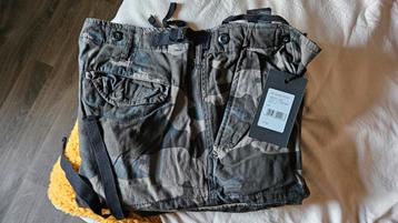 camouflage broek beschikbaar voor biedingen