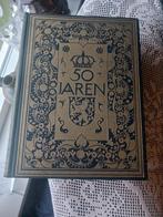 50 Jaar Koningin Wilhelmina Gedenkboek 1948, Boeken, Ophalen of Verzenden, 20e eeuw of later, Gelezen