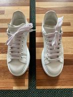 Witte Alexander McQueen maat 39, Ophalen of Verzenden, Zo goed als nieuw, Wit, Sneakers of Gympen