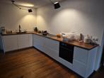 Te koop: witte keuken inclusief apparatuur, Huis en Inrichting, Keuken | Complete keukens, Ophalen, Wit, Hoekkeuken, Zo goed als nieuw
