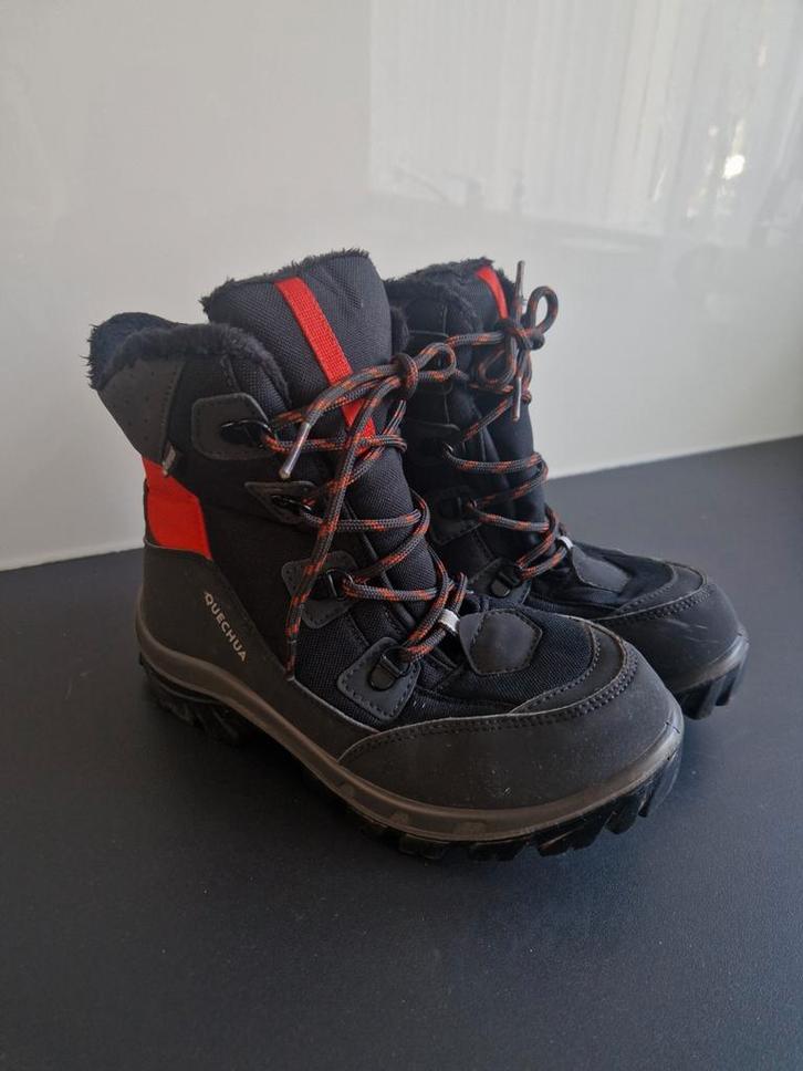 Quechua Winterlaarzen Maat 35, Kinderen en Baby's, Kinderkleding | Schoenen en Sokken, Zo goed als nieuw, Laarzen, Jongen of Meisje