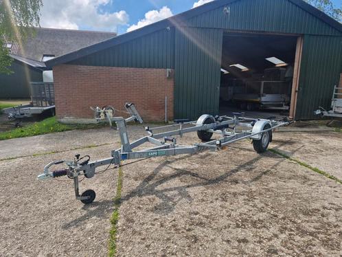 Capo/ Pega boottrailer 1350kg 5,5m, Watersport en Boten, Boottrailers, Zo goed als nieuw, Minder dan 1500 kg, Minder dan 6 meter