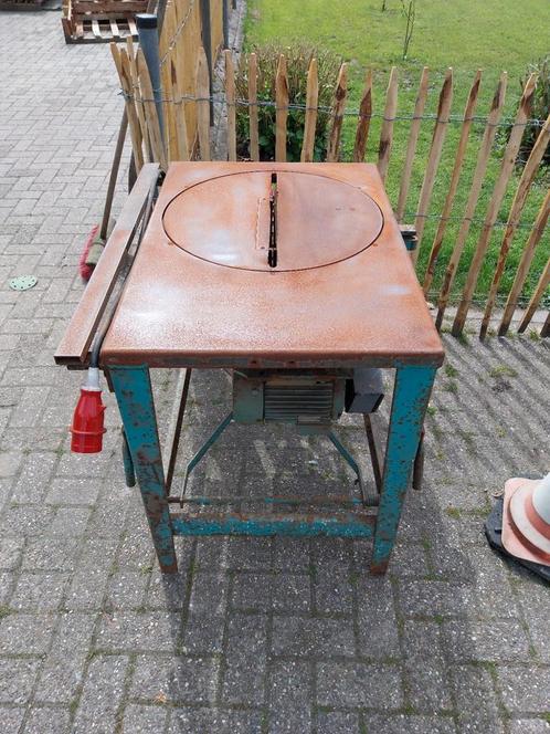 Crikelzaag tafel te koop, Doe-het-zelf en Verbouw, Gereedschap | Zaagmachines, Gebruikt, Cirkelzaag, 600 tot 1200 watt, 30 tot 70 mm