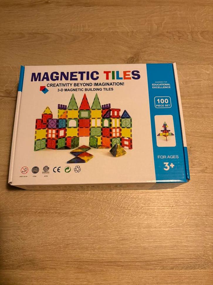 Nieuwe Magnetic Tiles te koop : 100 bouwstenen inclusief 2, Kinderen en Baby's, Speelgoed | Educatief en Creatief, Nieuw, Knutselen