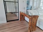 Massief houten sidetable met glazen plaat, Gebruikt, 100 tot 150 cm, Glas, Ophalen of Verzenden