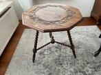 Antieke bijzettafel met gedraaide poten, Ophalen